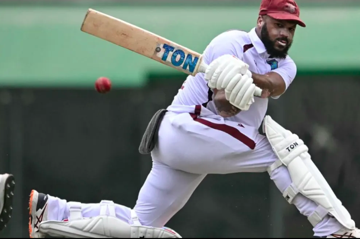 Bad light forced early tea in Dhaka as West Indies reached 89 for 1