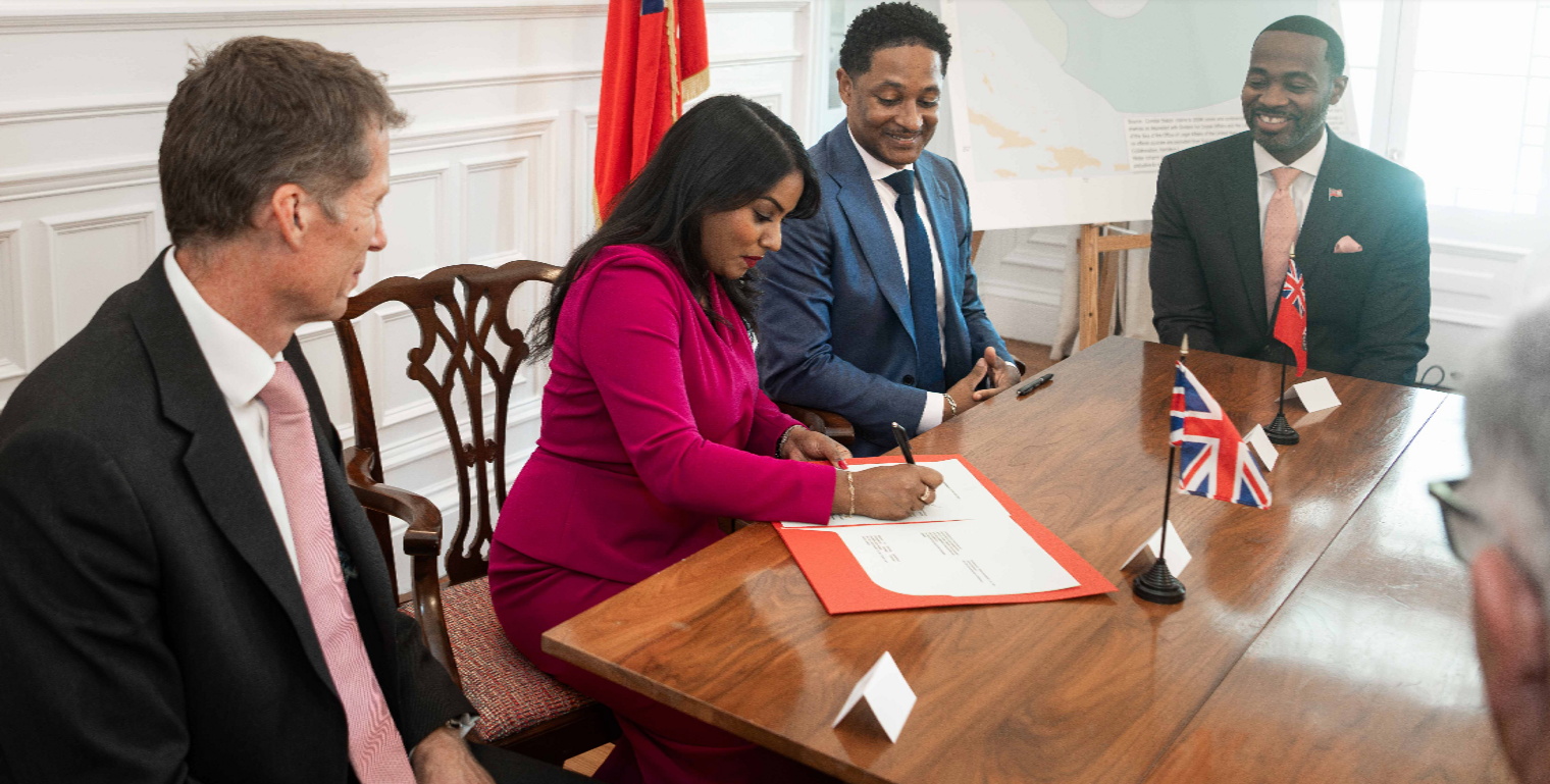 United Kingdom and Bermuda sign declaration